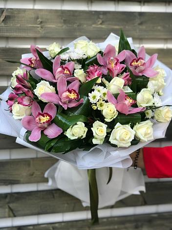 Букет цветов из: Розы и Хризантемы в Мещовске