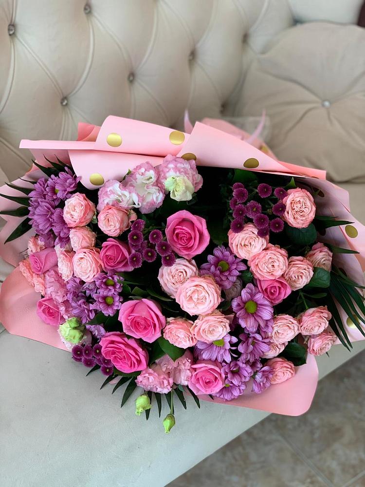 Букет цветов из: Хризантемы, Розы и Лизиантусы в Мещовске