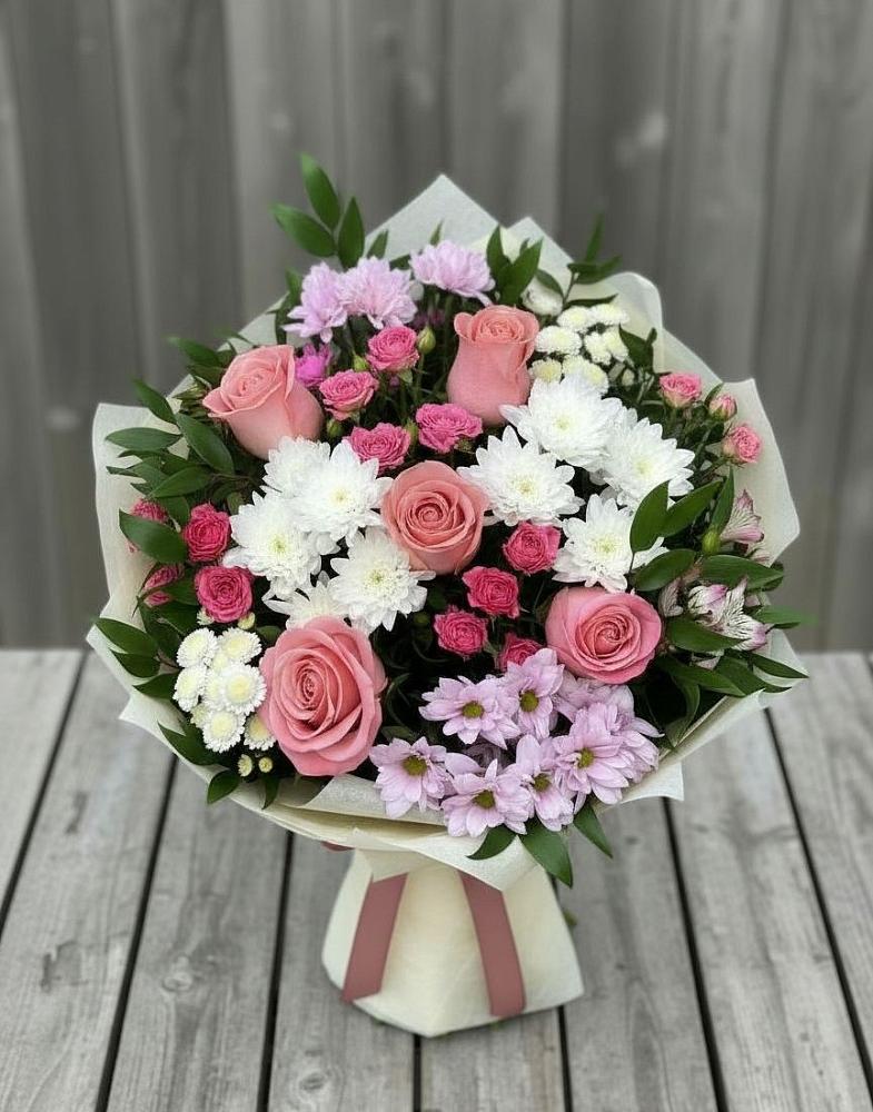 Букет цветов из: Альстромерии, Гвоздики, Розы и Хризантемы в Мещовске