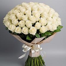 Букет 101 беля роза Белоснежка в Мещовске