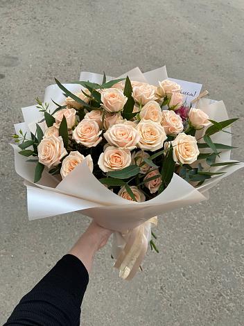 Букет Кремовые розы Латте в Мещовске