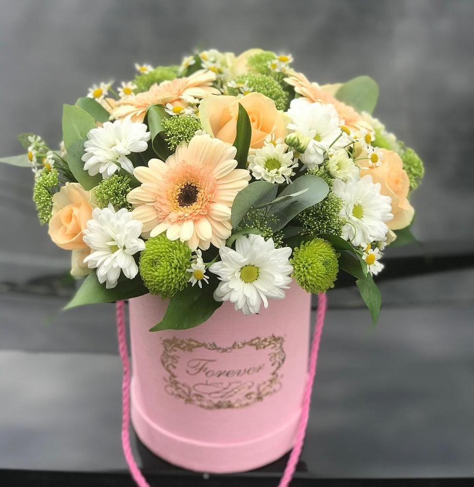 Цветочная композиция из Розы, Герберы и Хризантемы в шляпной коробке в Мещовске