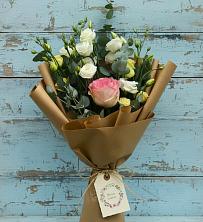 Букет цветов из:  Розы и Лизиантусы в Мещовске