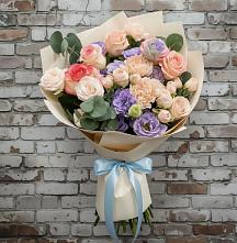 Букет цветов из:  Розы, Лизиантусы и Гвоздики #REPLACE_PRED# Мещовске