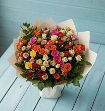 Букет Микс из разноцветных кустовых роз в Мещовске